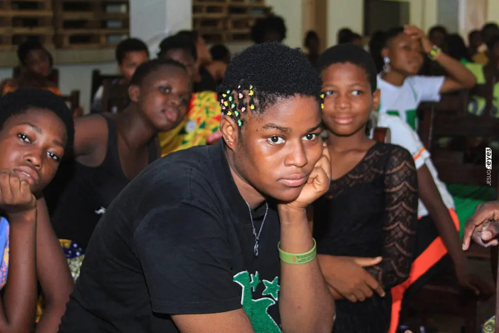 𝐋’ONG GRÂCE ÉTERNELLE sensibilise les élèves du Lycée des Jeunes Filles de Ouidah sur l’hygiène corporelle